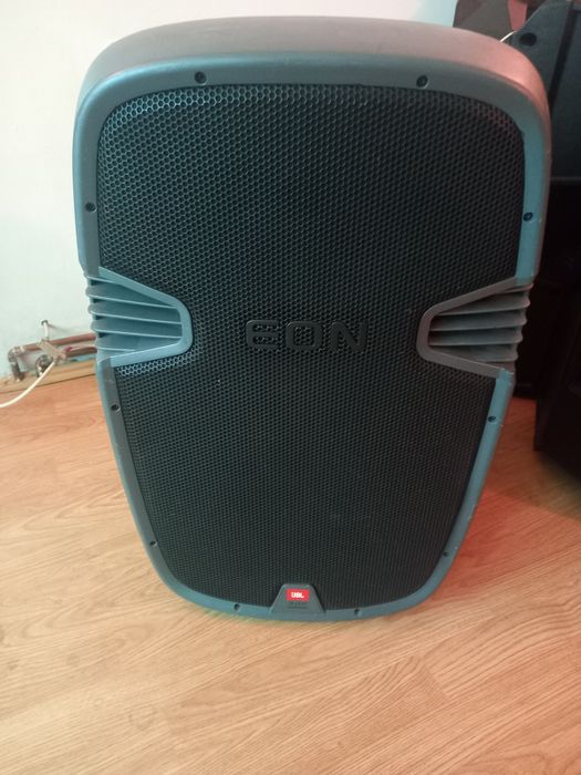 Vand Boxe JBl Eon