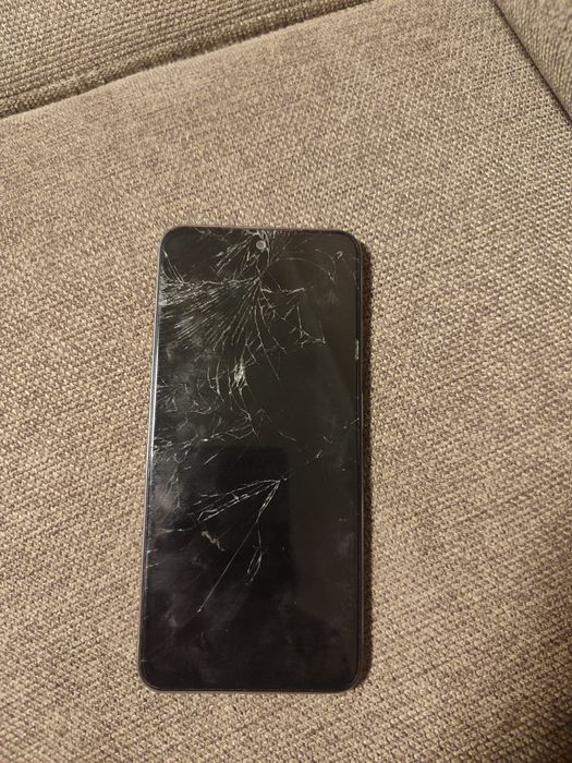 Xiaomi Redmi Note 10S в белом цвете