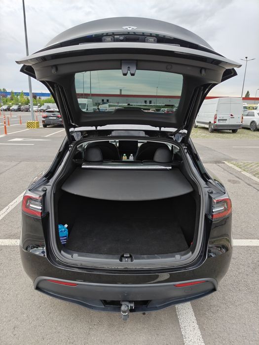 TESLA Model Y 2024 — imagine 5