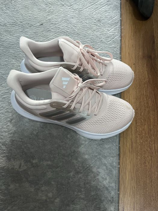 Маратонки adidas