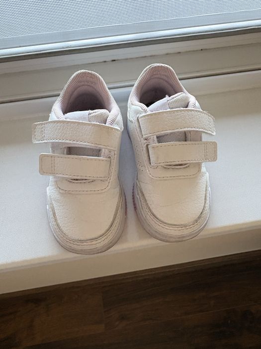 Маратонки адидас 20 номер