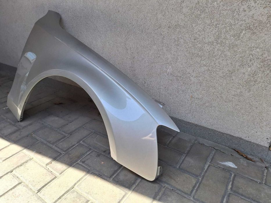 Aripa Fata Dreapta Audi A4 B8 An 2011-2015 Vopsita Auriu