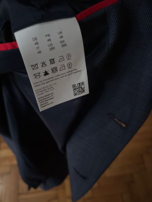 Costum elegant Hugo Boss Bleumarin