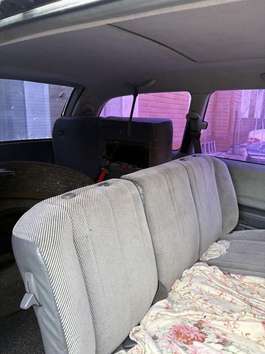 Toyota Previa-семейный минивэн