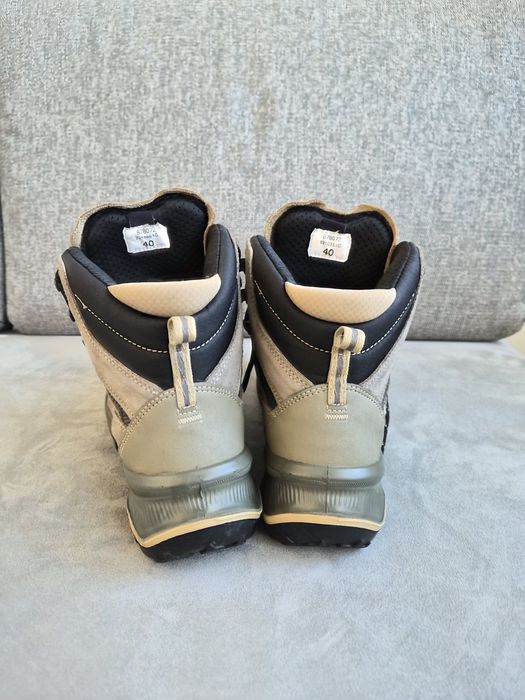 Туристически непромокаеми кожени обувки