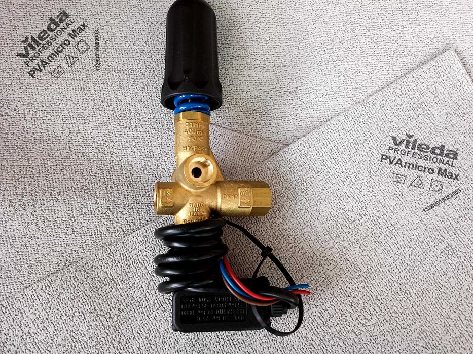 Препарати, техника и консумативи за автомивки