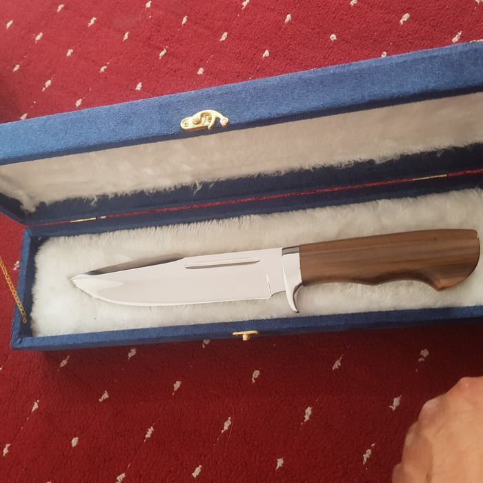 Oxotshni sovga uchunxam juda ajoyib pichoq