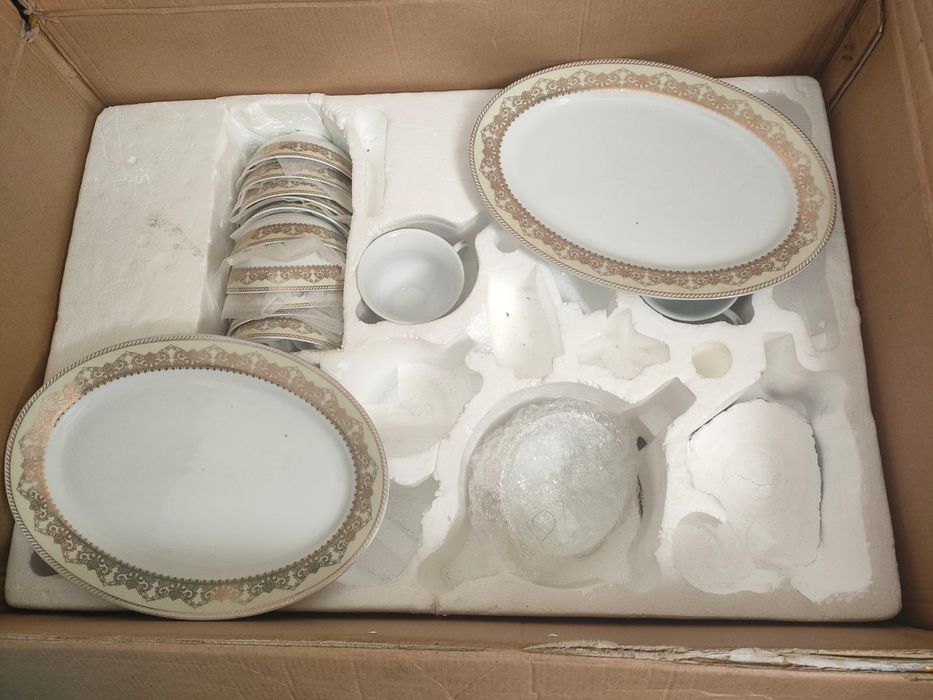 Наьрр посуды сервиз