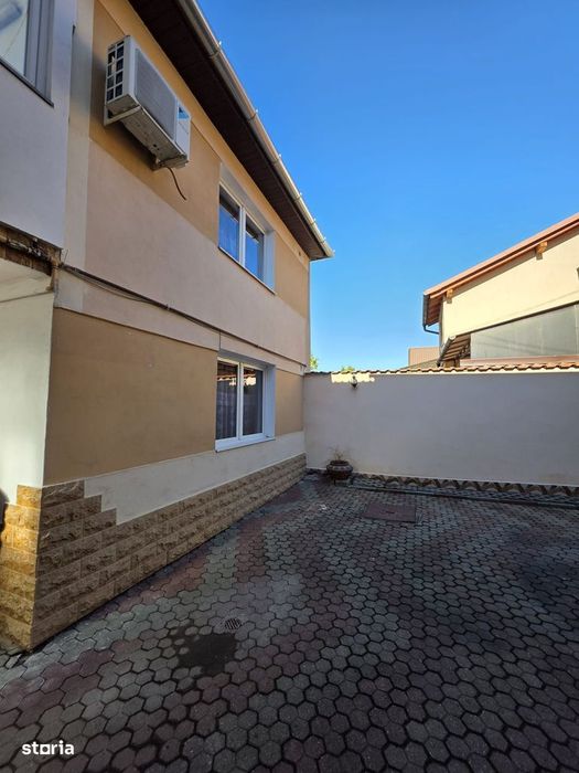 Casa  De Închiriat 3 Camere Ideala Pentru Sediu Firma Sau Locuinta