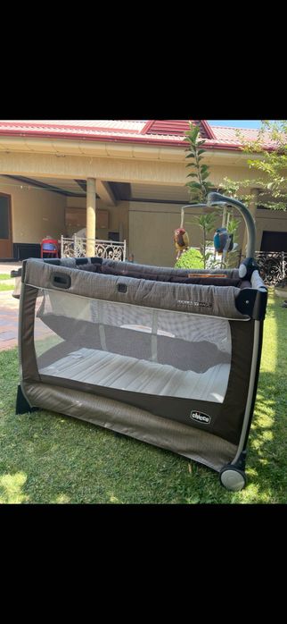 Продаю детскую коляску и кровать Чикко оригинал.