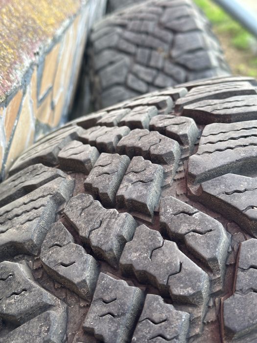 Тойота Хайлукс гуми с джанти