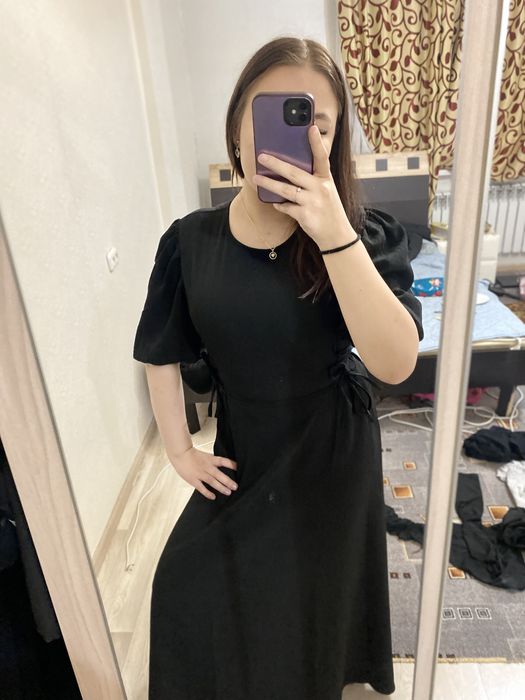 приталенный черный платья