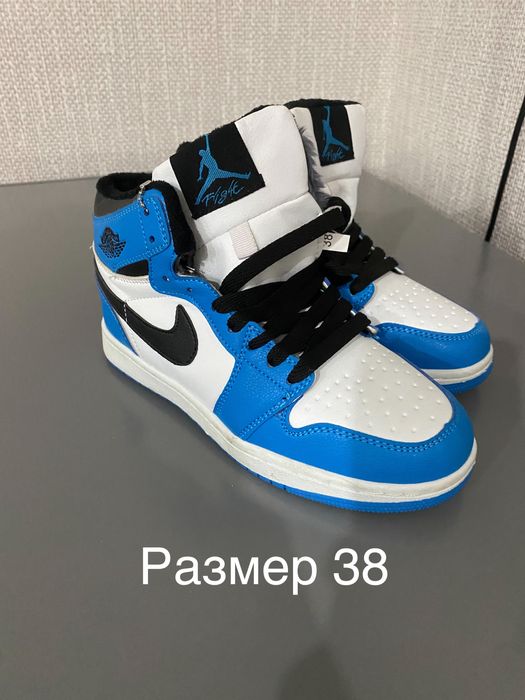 Димисезонные кроссовки