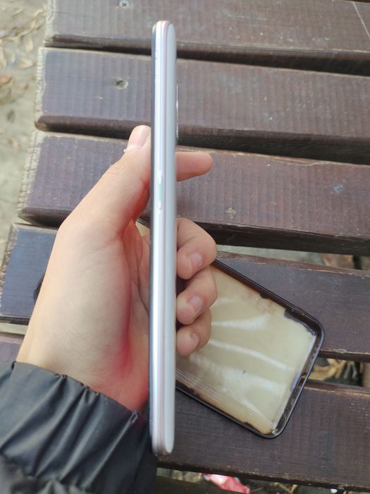 Продам отличный телефон oppo a5