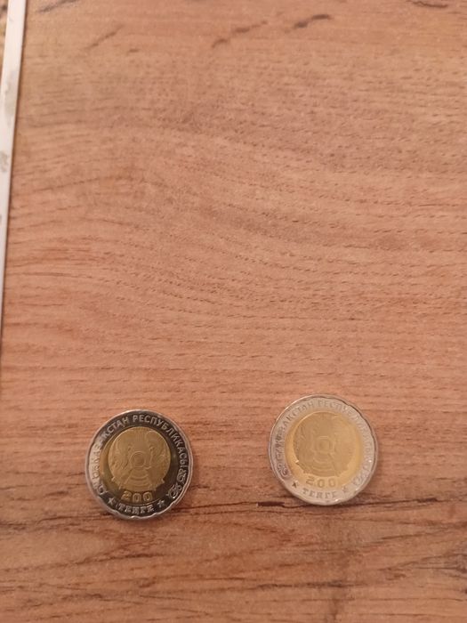 Продам 200 тенге юбелейные!!!