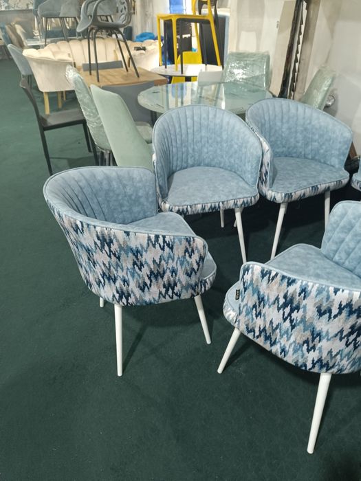 Shu turdagi stullarni tayorlashga ustalar kerak