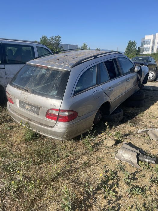 Mecedes E320 на части