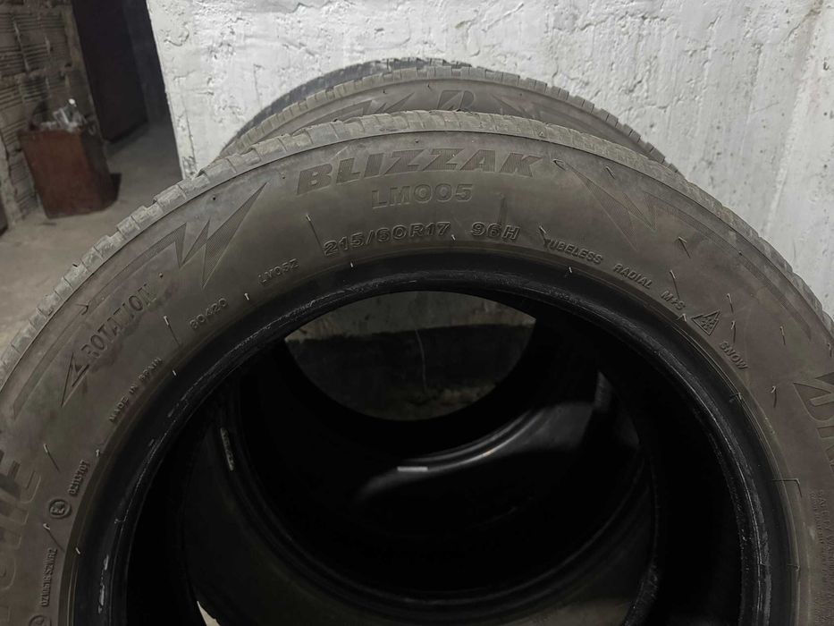 4 бр. зимни гуми Bridgestone Blizzak LM005 215/60 R17 96H, DOT 2022