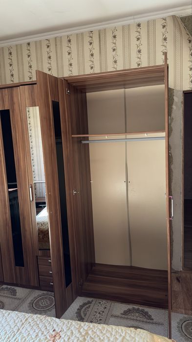 Продается комплект мебели для спальни