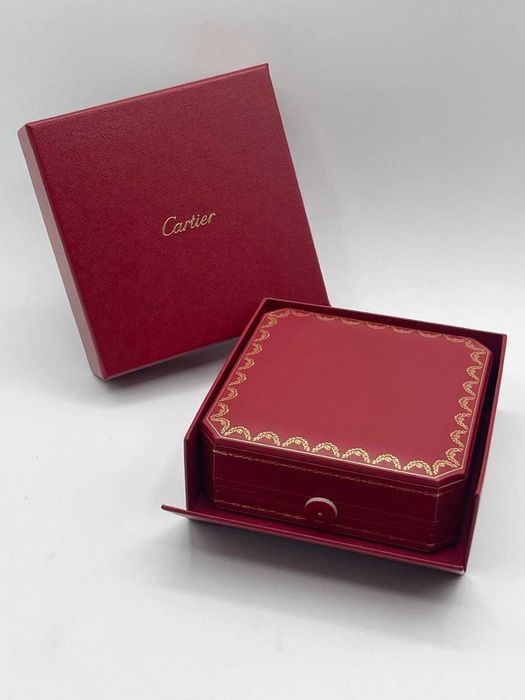 Cutie pre-owned pentru bratara , lantisor sau bijuterii Cartier
