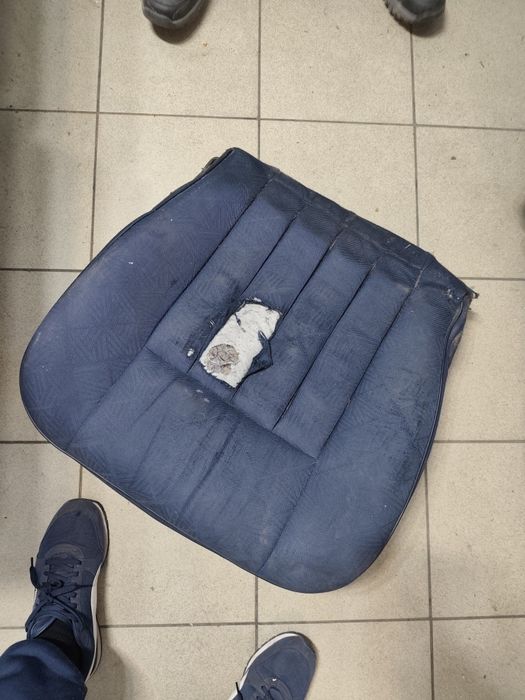 Предни сини седалки ,подлакътник,Мерцедес w124 e класа 95г