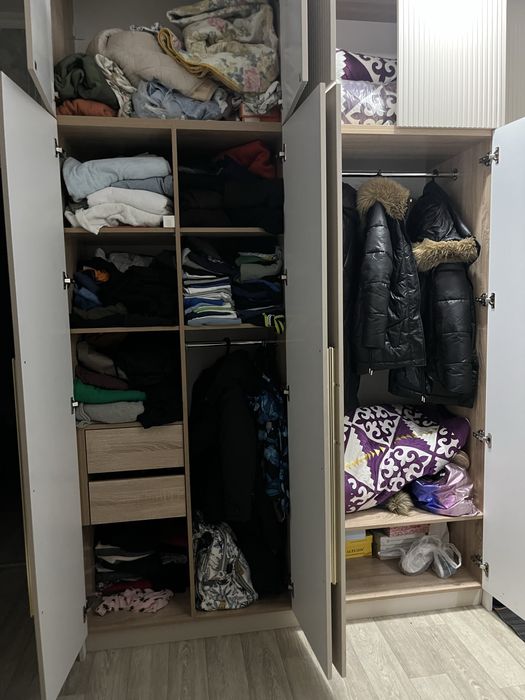 Продаю встроенный вместительный шифонер