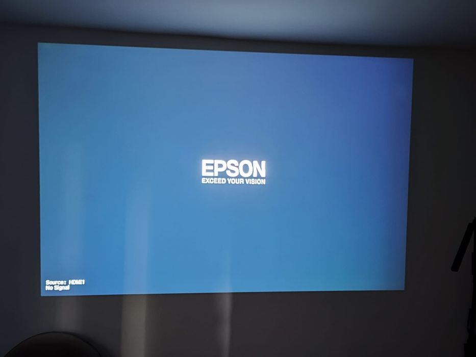 Videoproiector Epson EB-2250U – 5000 lumeni, WUXGA, stare impecabilă