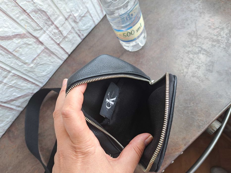 мъжка чанта Calvin Klein черна малка чантичка