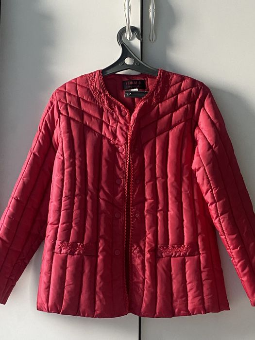 Қыздар киімдер сатылады