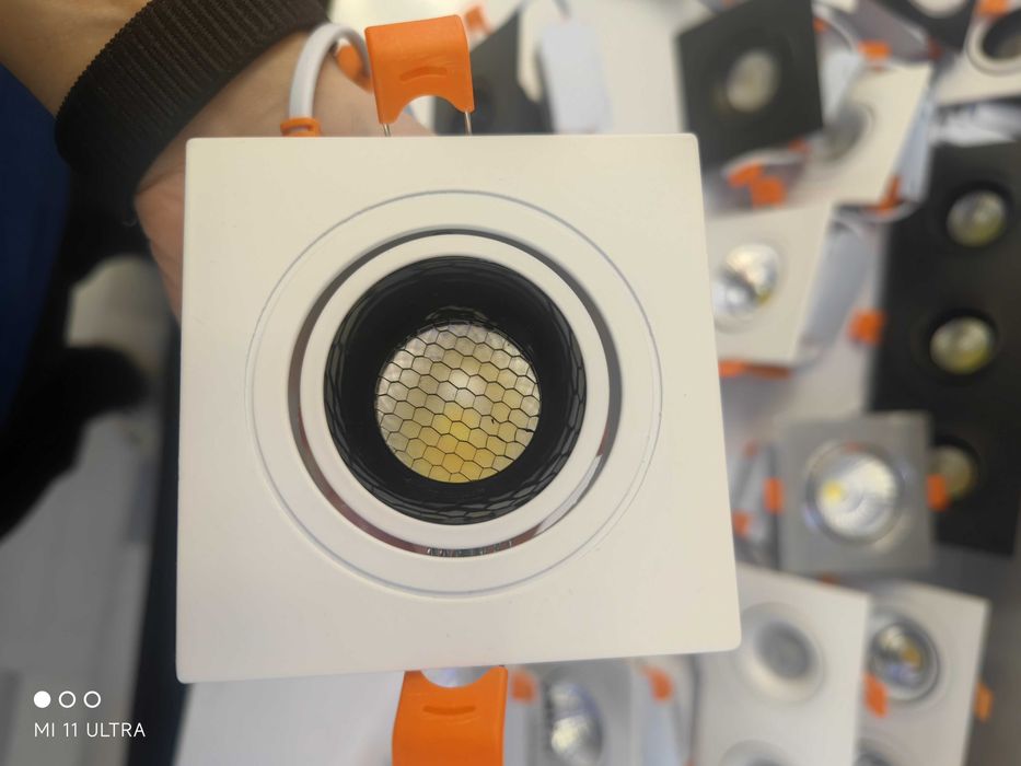 Галогены в hi-tech стиле в большом ассортименте