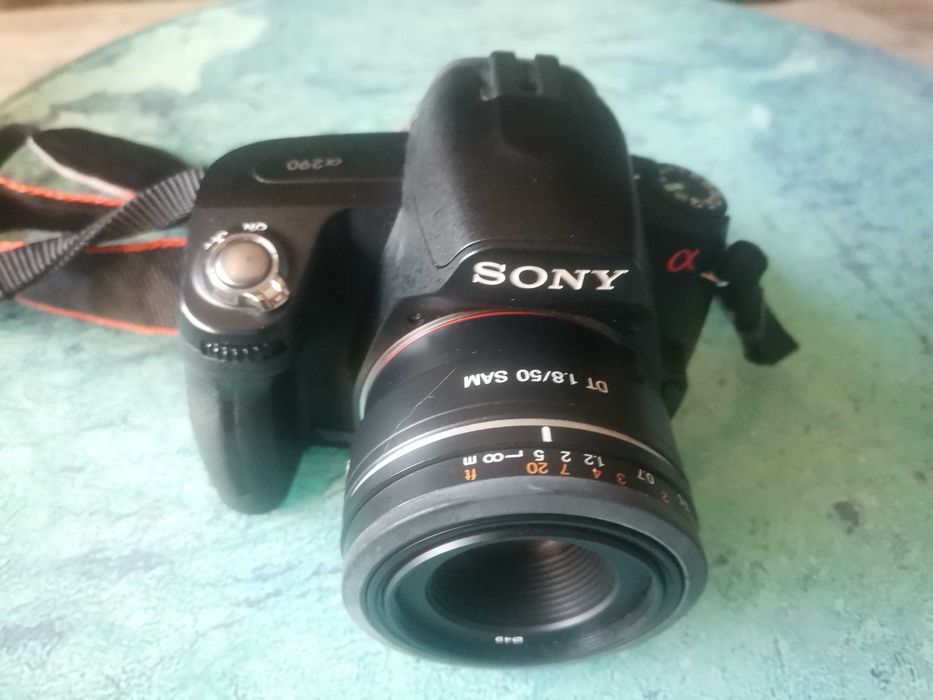 Продавам фотоапарат Sony A 290 с обективи на 7000 кадъра