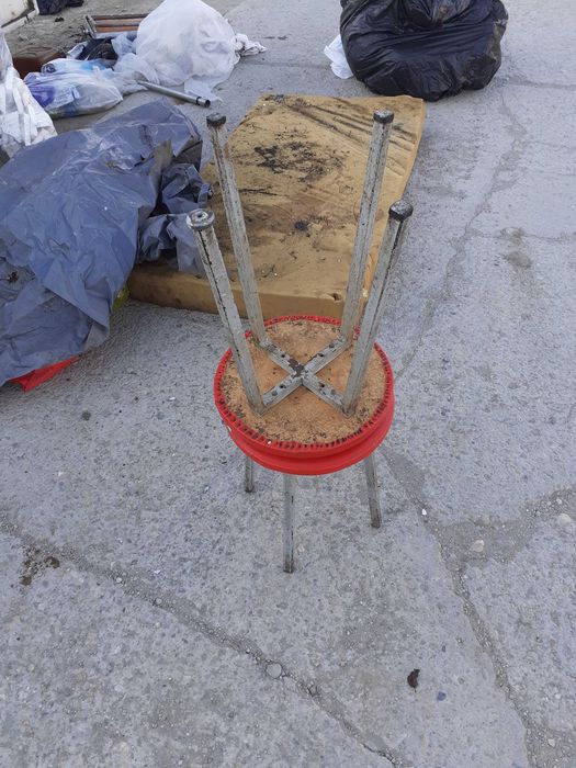 scaune metalice pliabile si fixe
