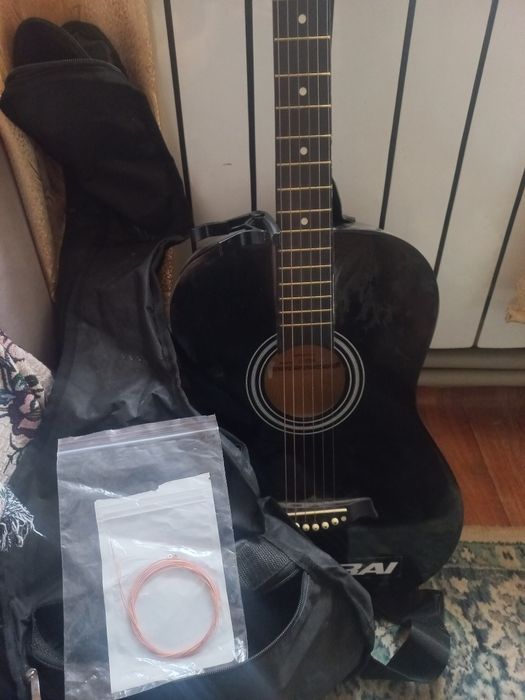 Продам хорошую гитару