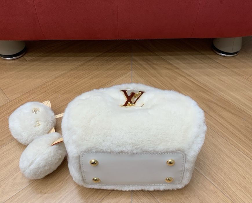 Louis vuitton чанта