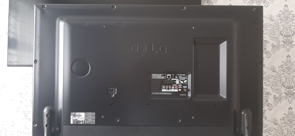 Продам телевизор LG 122см б/у