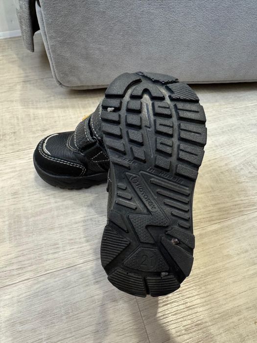 Кожаные ботинки для ребенка