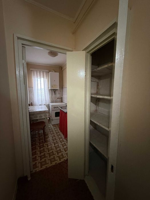 Apartament 3 camere Huși - etaj 3, centrala, balcon închis - direct proprietar — fotografia 3