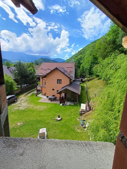 1 Casă de Locuit + 1 Pensiune Funcțională + 1 Pensiune la Roșu | Bran | 2700 m