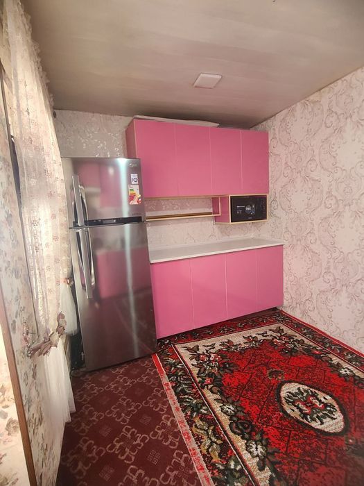 Миробадский район напротив узбума ГАИ продается три комнаты в жактовск