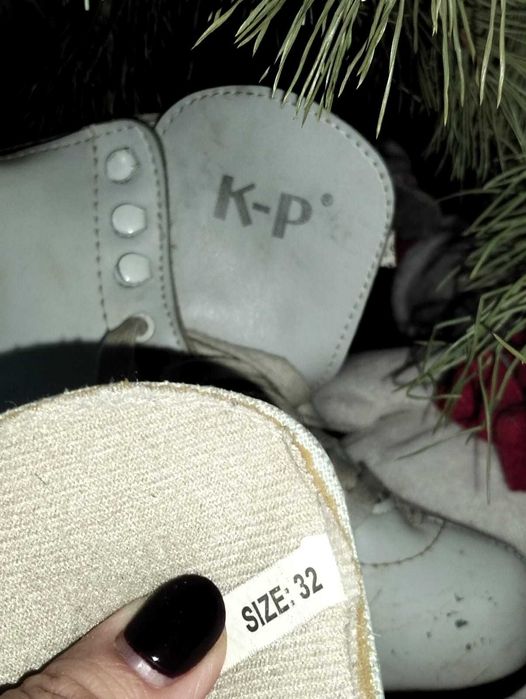 Коньки б/у маленький размер