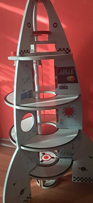 Дървен космически кораб