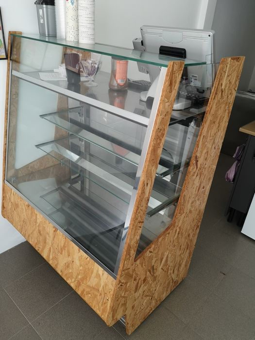 Търговско оборудване за заведения, Хладилни витрини, фризери и др.