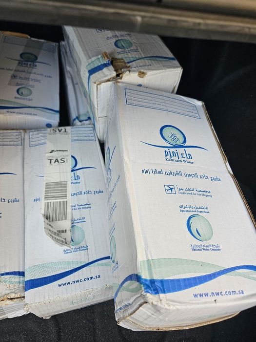 Zam zam zam suvi arginal samalyot birkasi mavjud