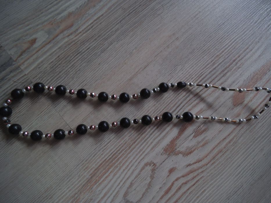 Дамски гердани от мъниста