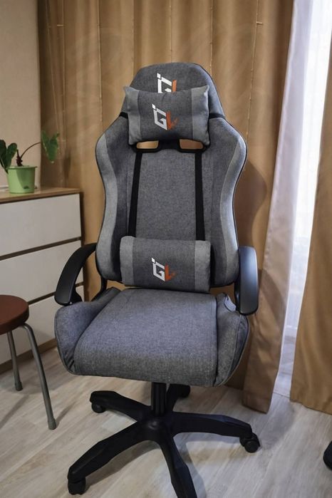 Ергономичен геймърски стол