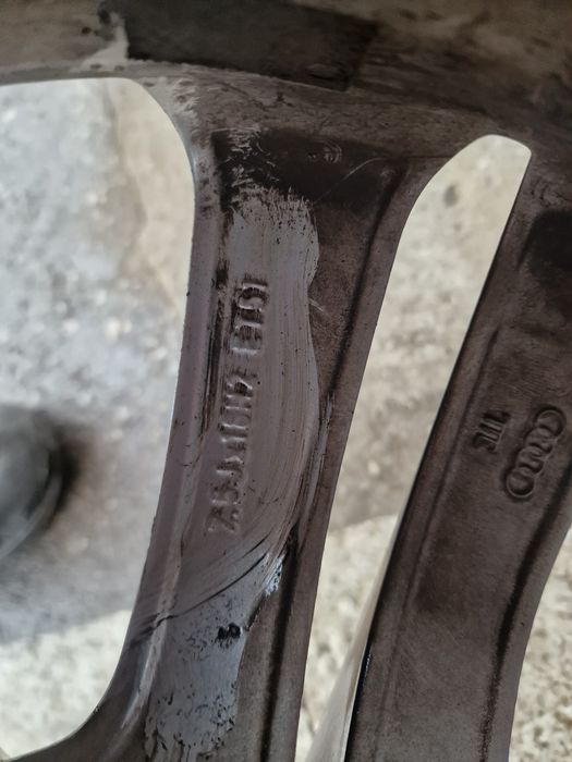 Гуми с джанти 225/40R18 за Audi