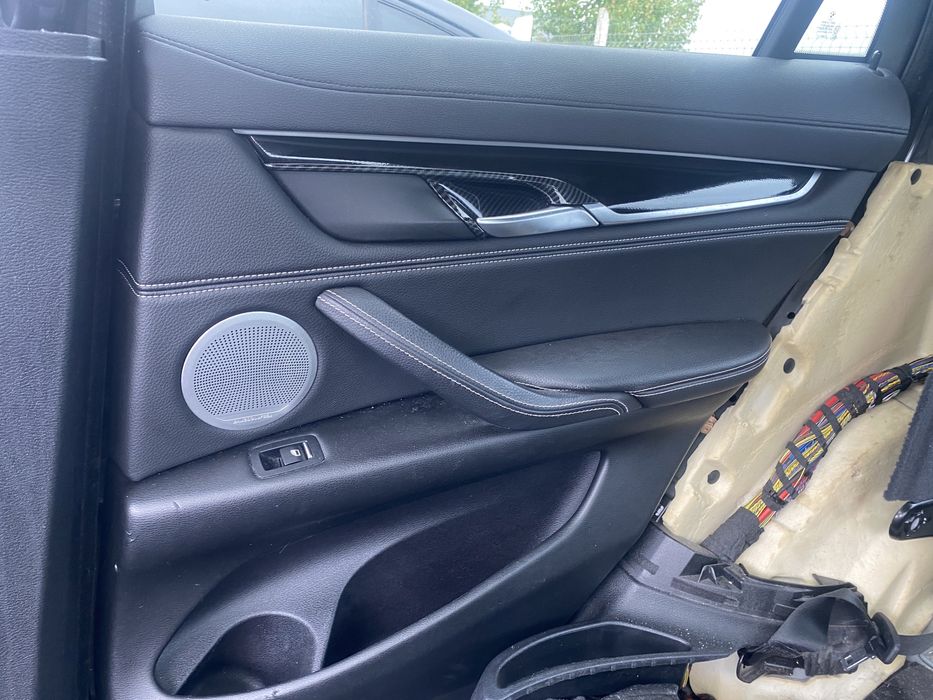 Interior alcantara bmw x6 f16 .