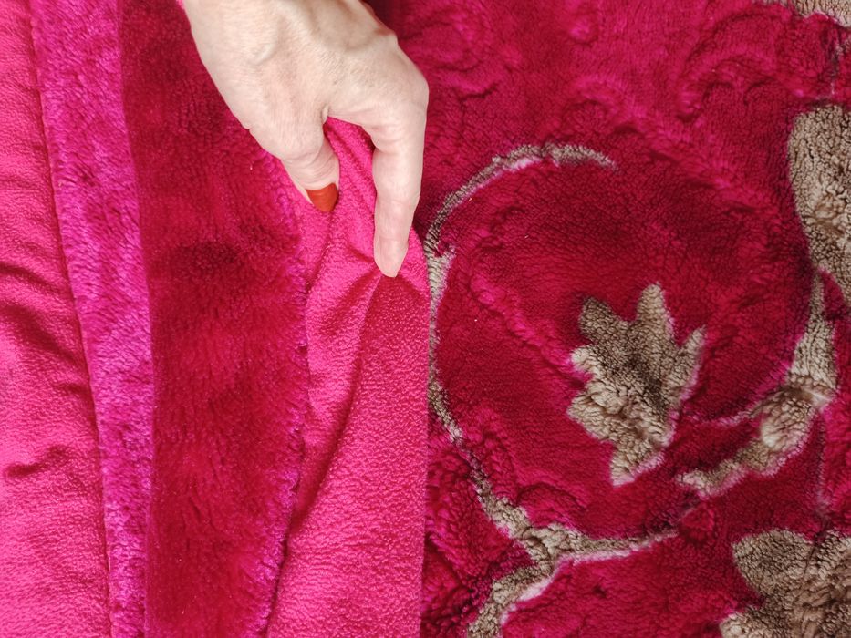 Плед толстый красивый