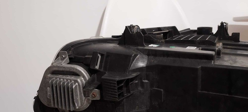 Far Stanga FULL LED BMW X1 F48