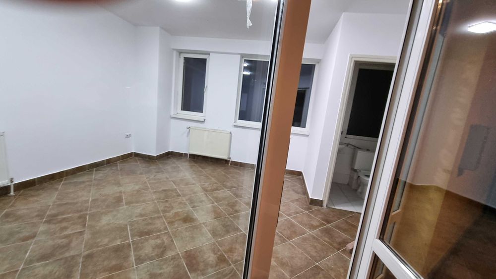 Birou CENTRAL de  vanzare, cu chirias, randament anual de 7% la Euro